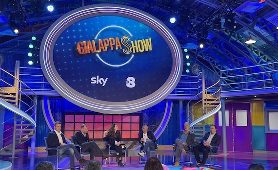 Aldo Grasso promuove GialappaShow su Tv8
