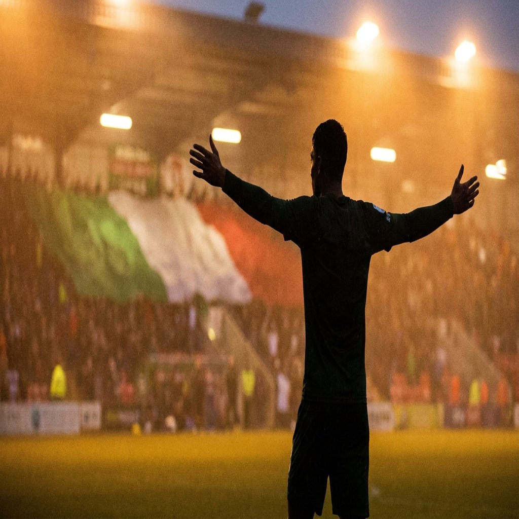 Coppa Italia in streaming gratis - striker celebrates
