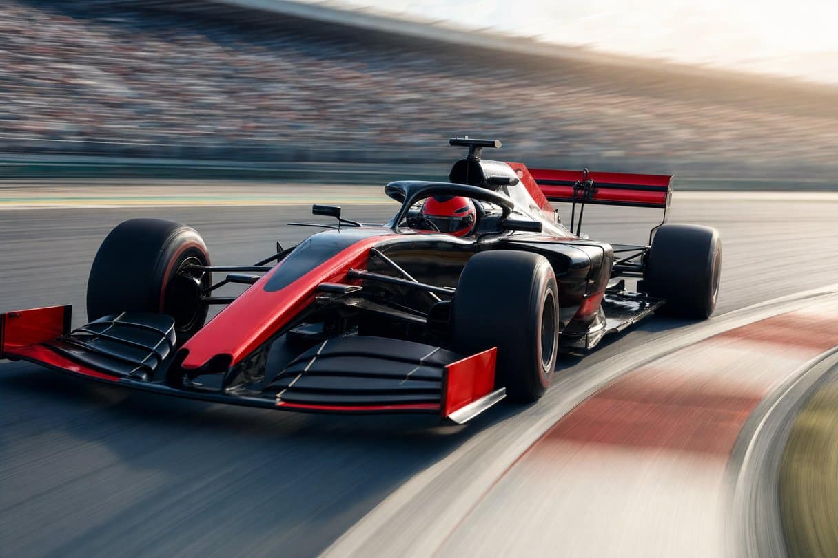 Dove vedere la F1 - monoposto di Formula 1 in pista al tramonto